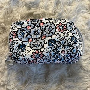 Vera bradley makeup bag